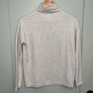 VInce XXS Oatmeal Turtleneck Sweater Gently Worn
